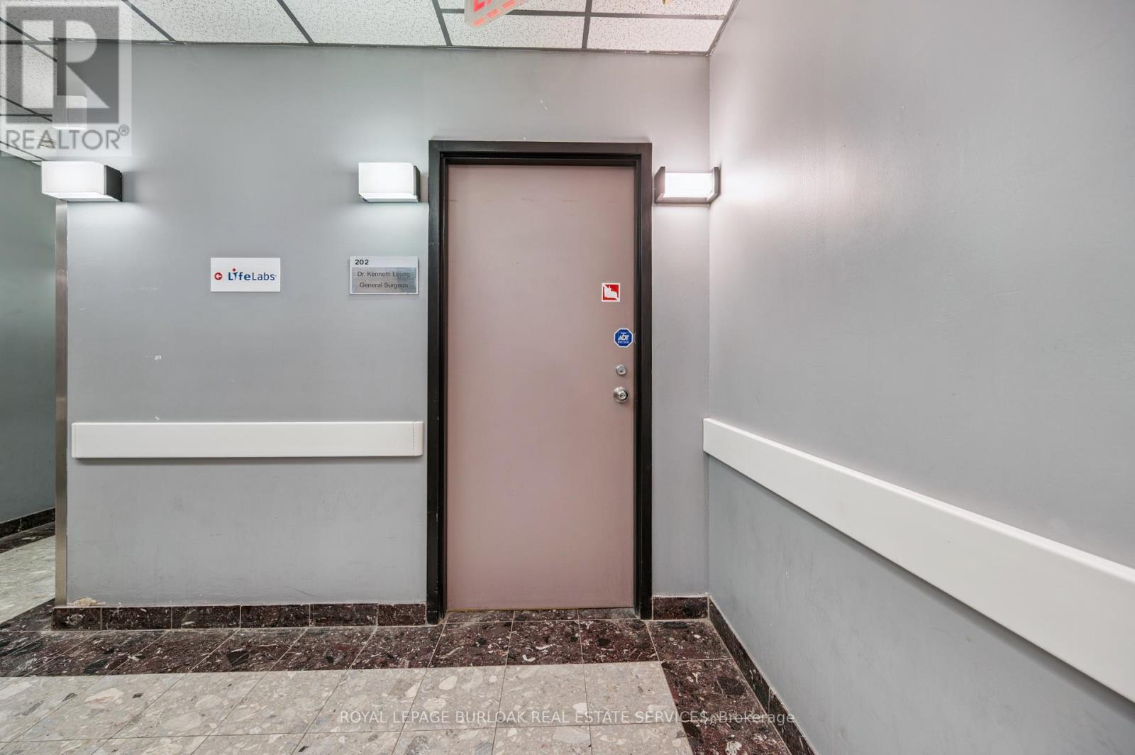 Photo 26 of B 103 751 Victoria Street S, Kitchener ON