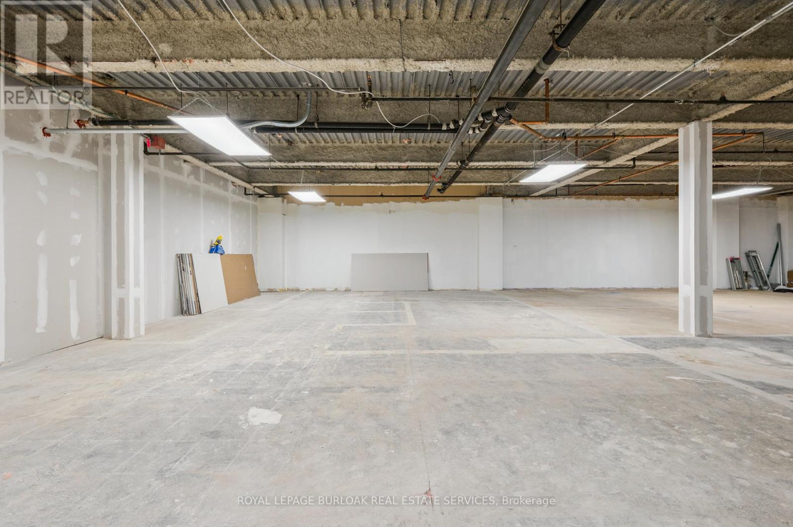 Photo 8 of B 103 751 Victoria Street S, Kitchener ON