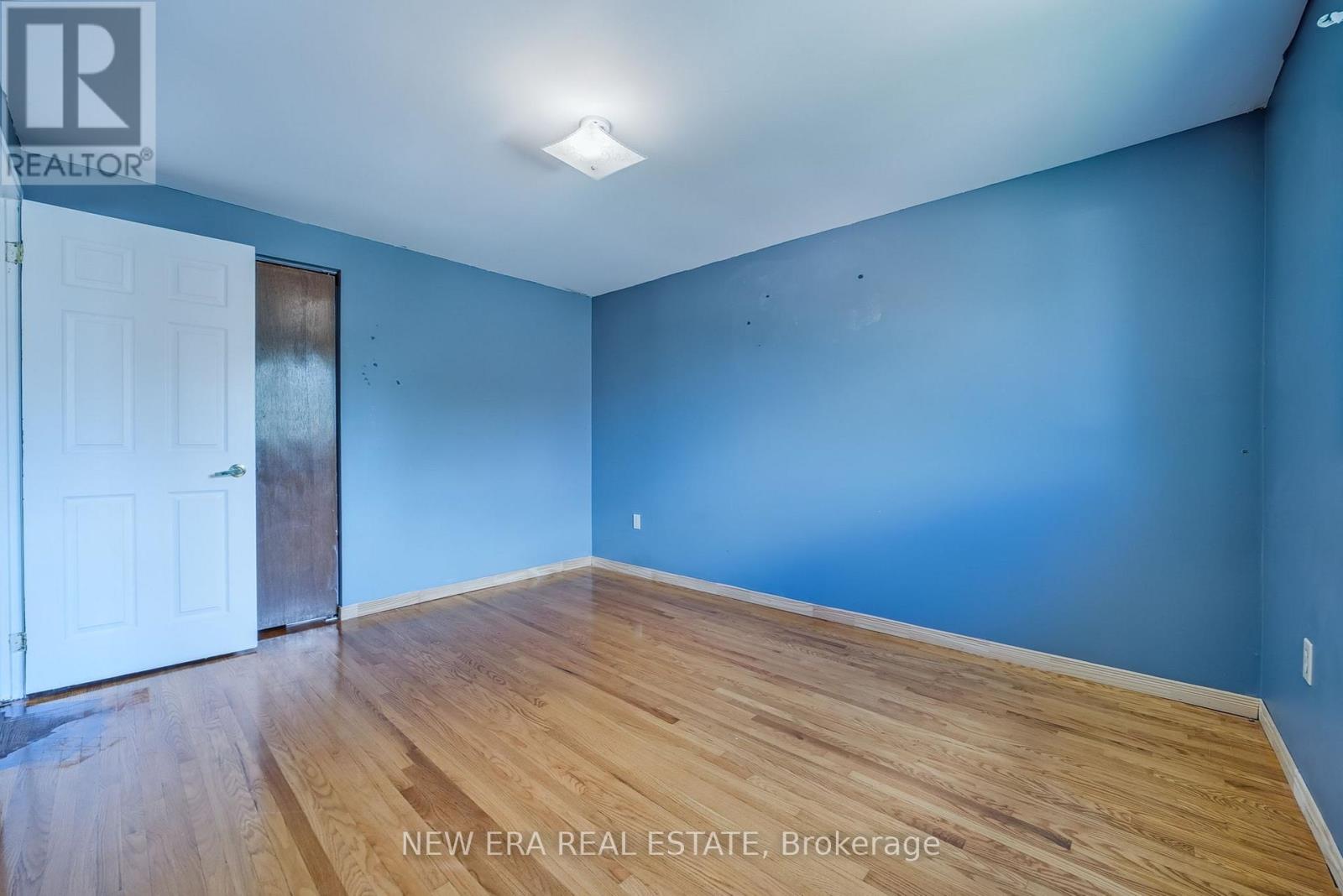 Photo 19 of 3 Envoy Boulevard, Hamilton ON
