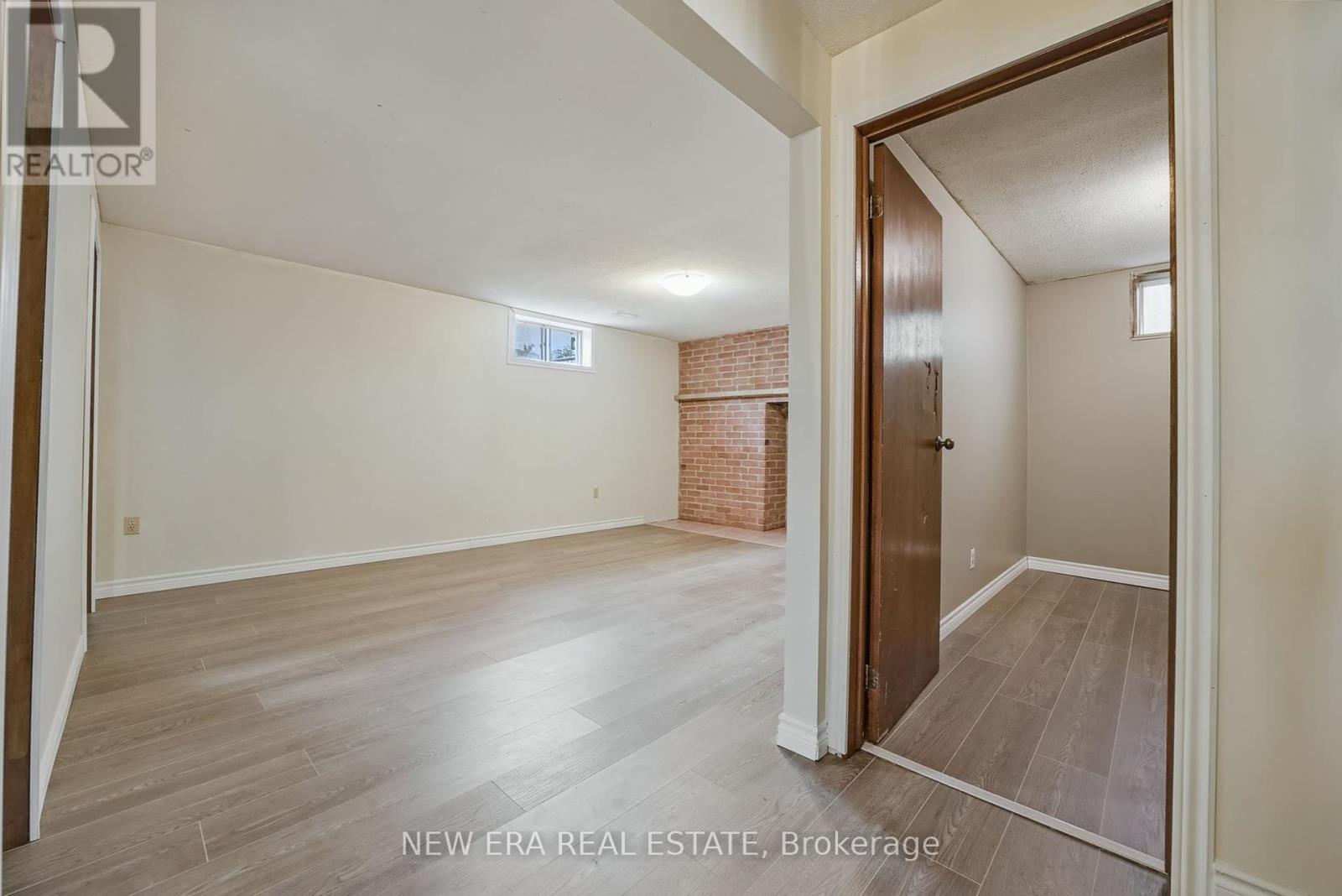 Photo 22 of 3 Envoy Boulevard, Hamilton ON
