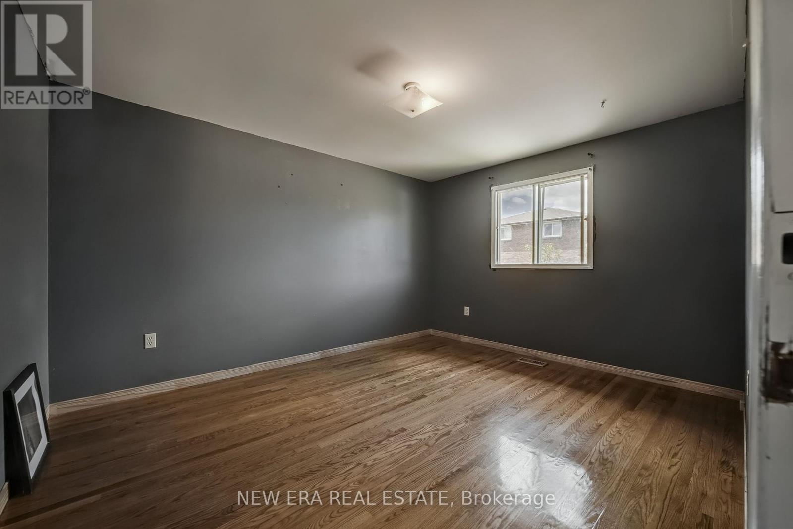 Photo 26 of 3 Envoy Boulevard, Hamilton ON