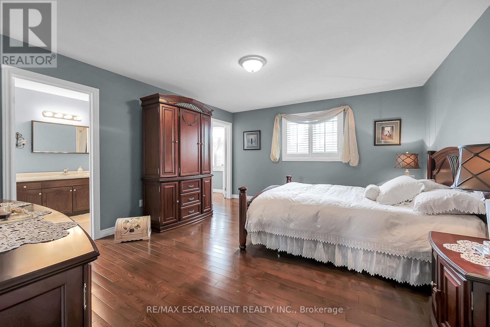 Photo 23 of 7 Kathleen Court, Hamilton ON