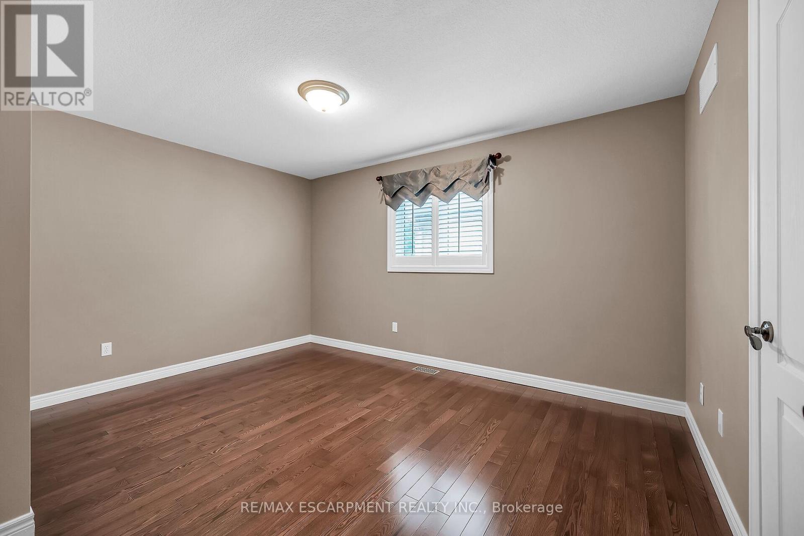Photo 29 of 7 Kathleen Court, Hamilton ON