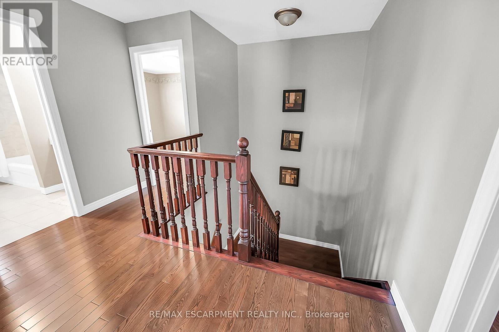 Photo 35 of 7 Kathleen Court, Hamilton ON