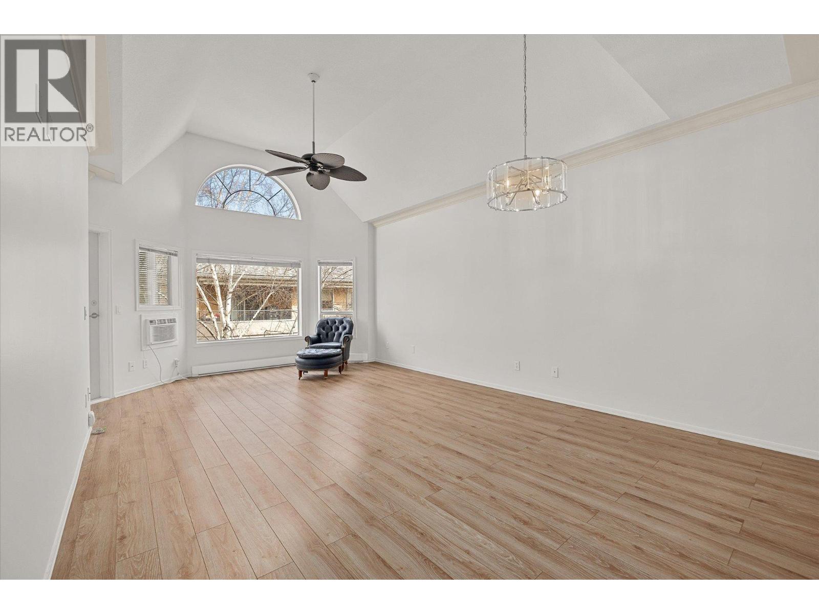 316 877 KLO Road, Kelowna