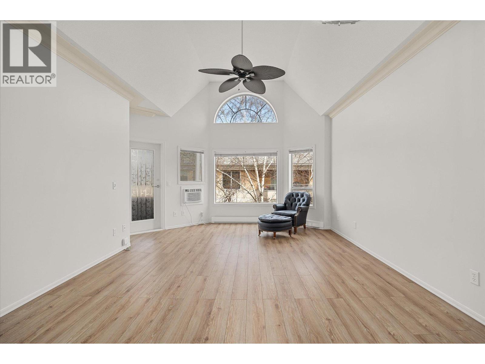 316 877 KLO Road, Kelowna