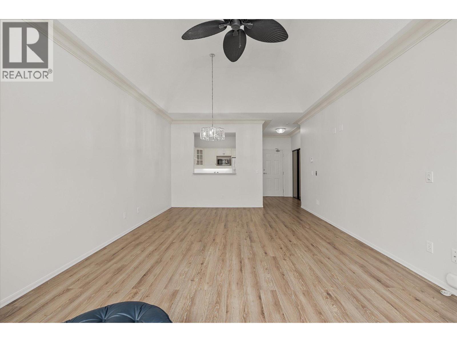 316 877 KLO Road, Kelowna