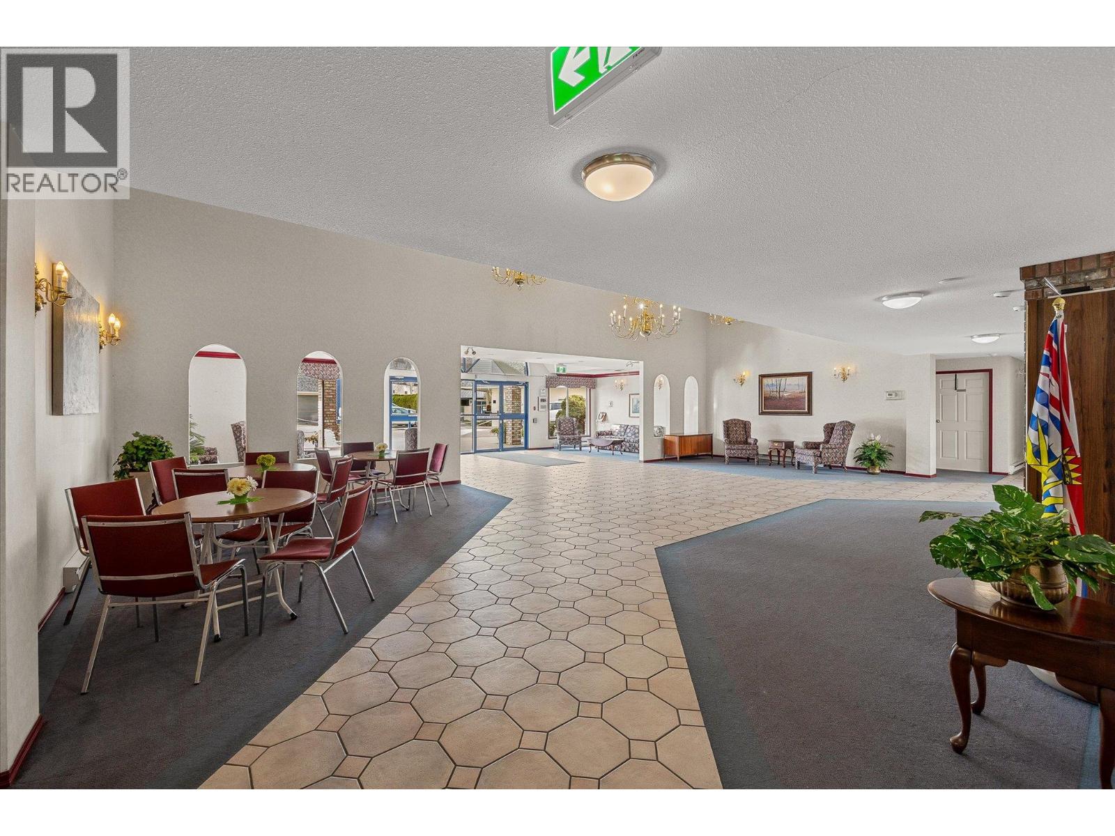 316 877 KLO Road, Kelowna