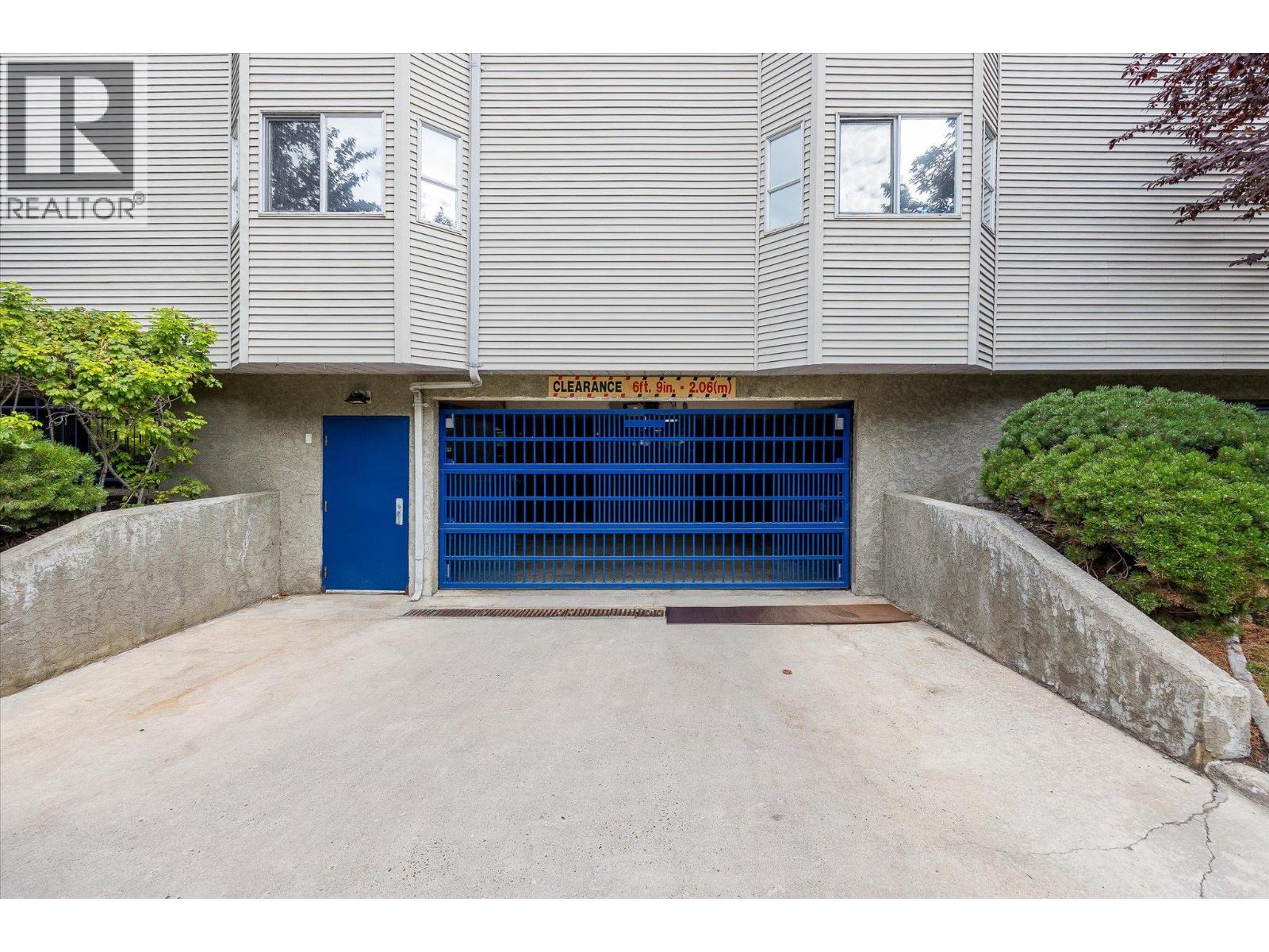 316 877 KLO Road, Kelowna
