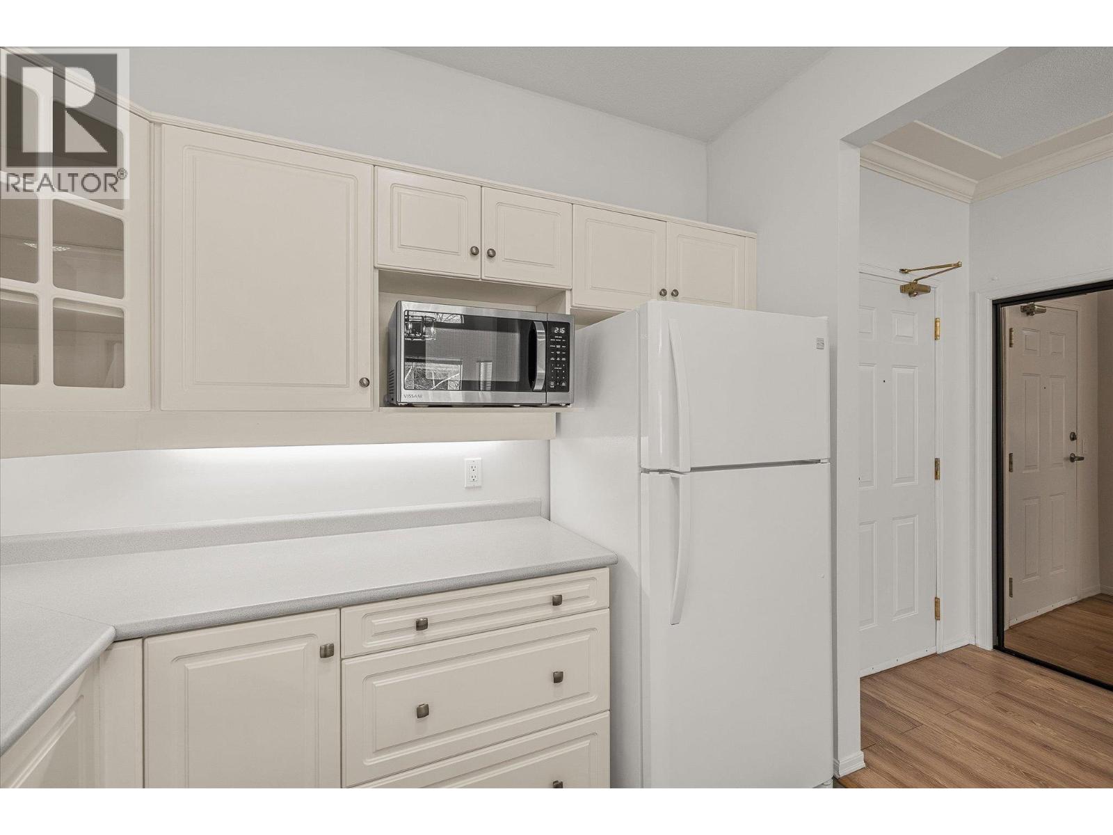 316 877 KLO Road, Kelowna