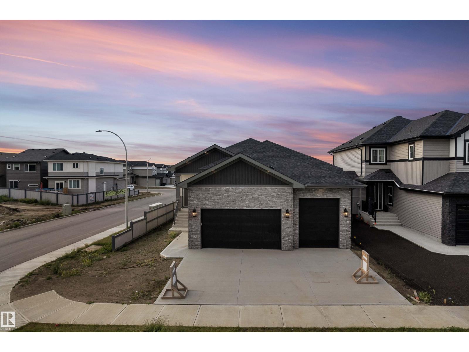 Photo 2 of 30 Avonlea Wy, Spruce Grove AB