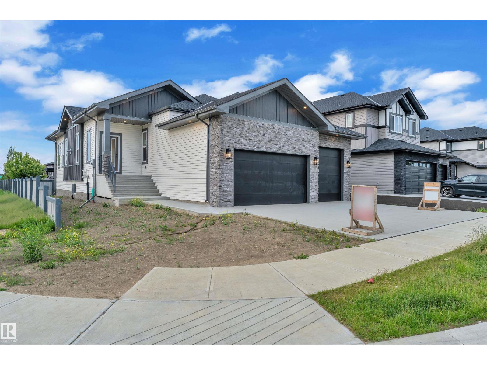 Photo 36 of 30 Avonlea Wy, Spruce Grove AB