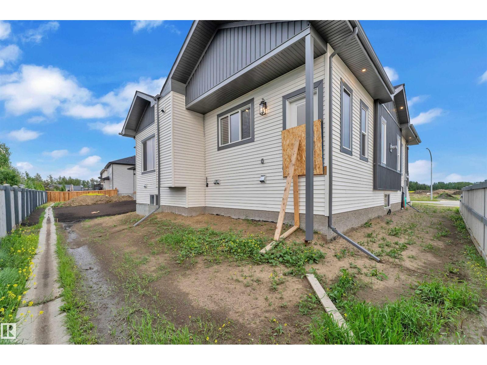 Photo 38 of 30 Avonlea Wy, Spruce Grove AB