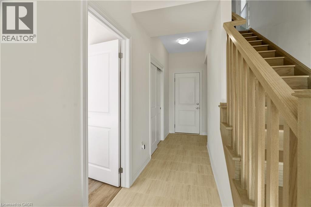 Photo 8 of 10 Birmingham Drive Unit 18, Cambridge ON