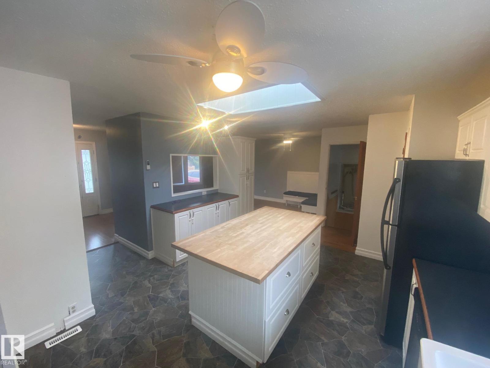 Photo 9 of 180 Willow Dr, Wetaskiwin AB