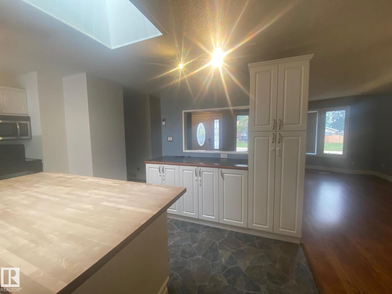 Photo 8 of 180 Willow Dr, Wetaskiwin AB