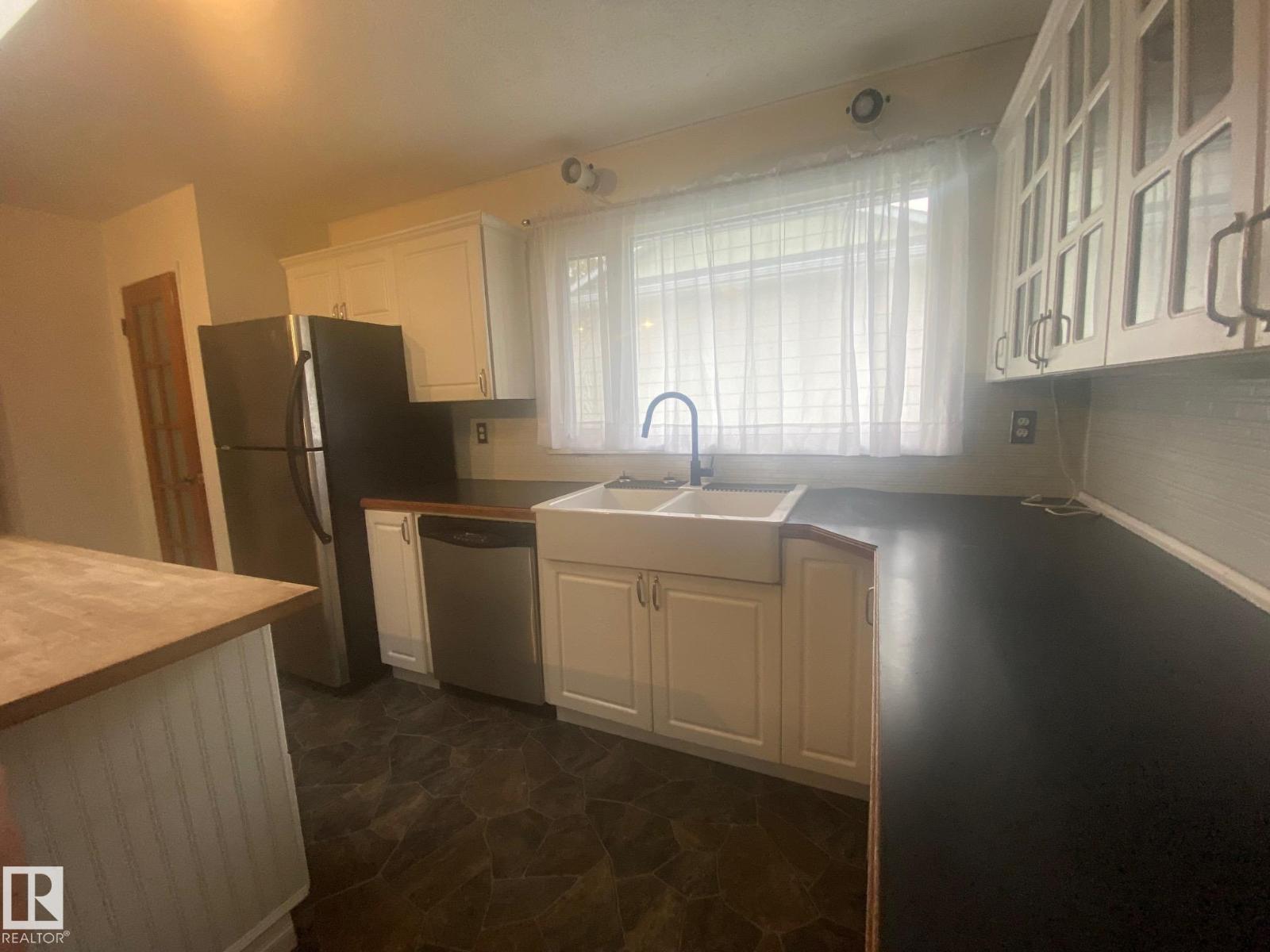 Photo 10 of 180 Willow Dr, Wetaskiwin AB