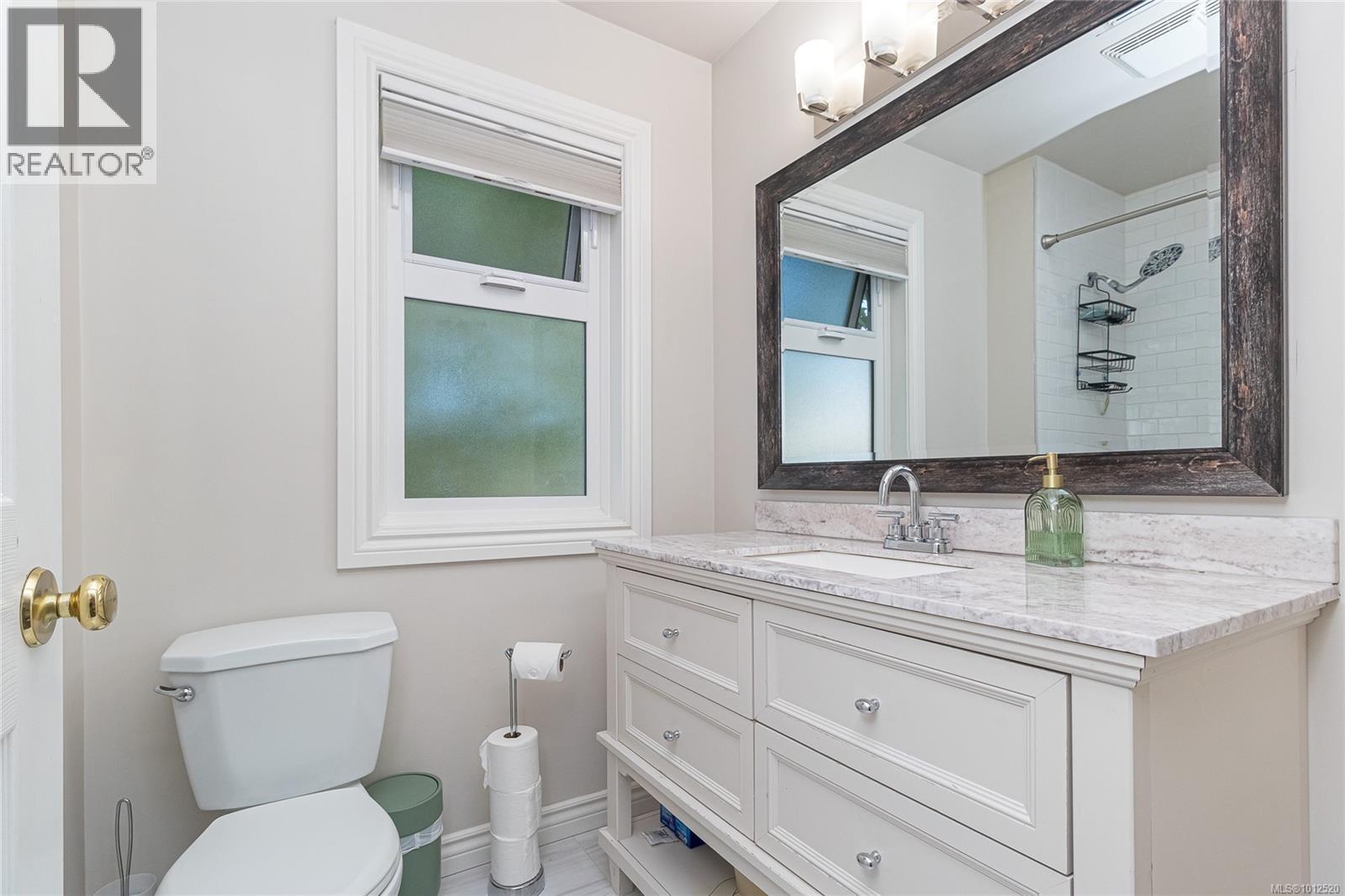 Photo 16 of 5 4580 West Saanich Rd, Saanich BC