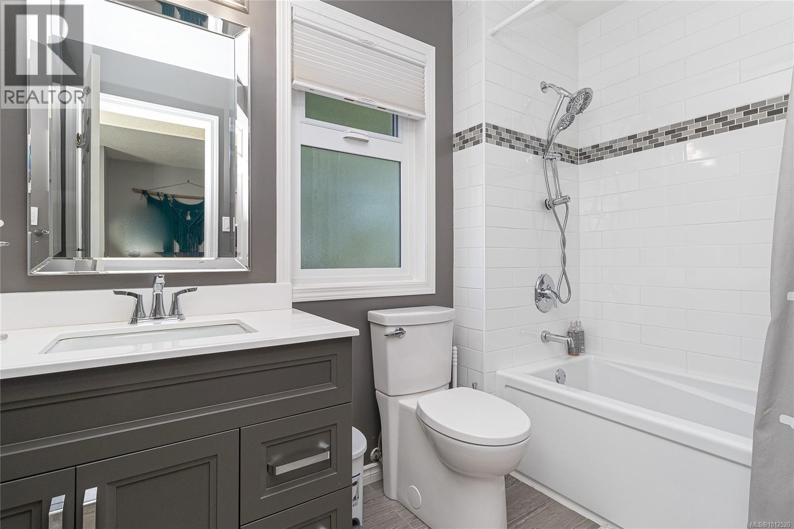 Photo 22 of 5 4580 West Saanich Rd, Saanich BC
