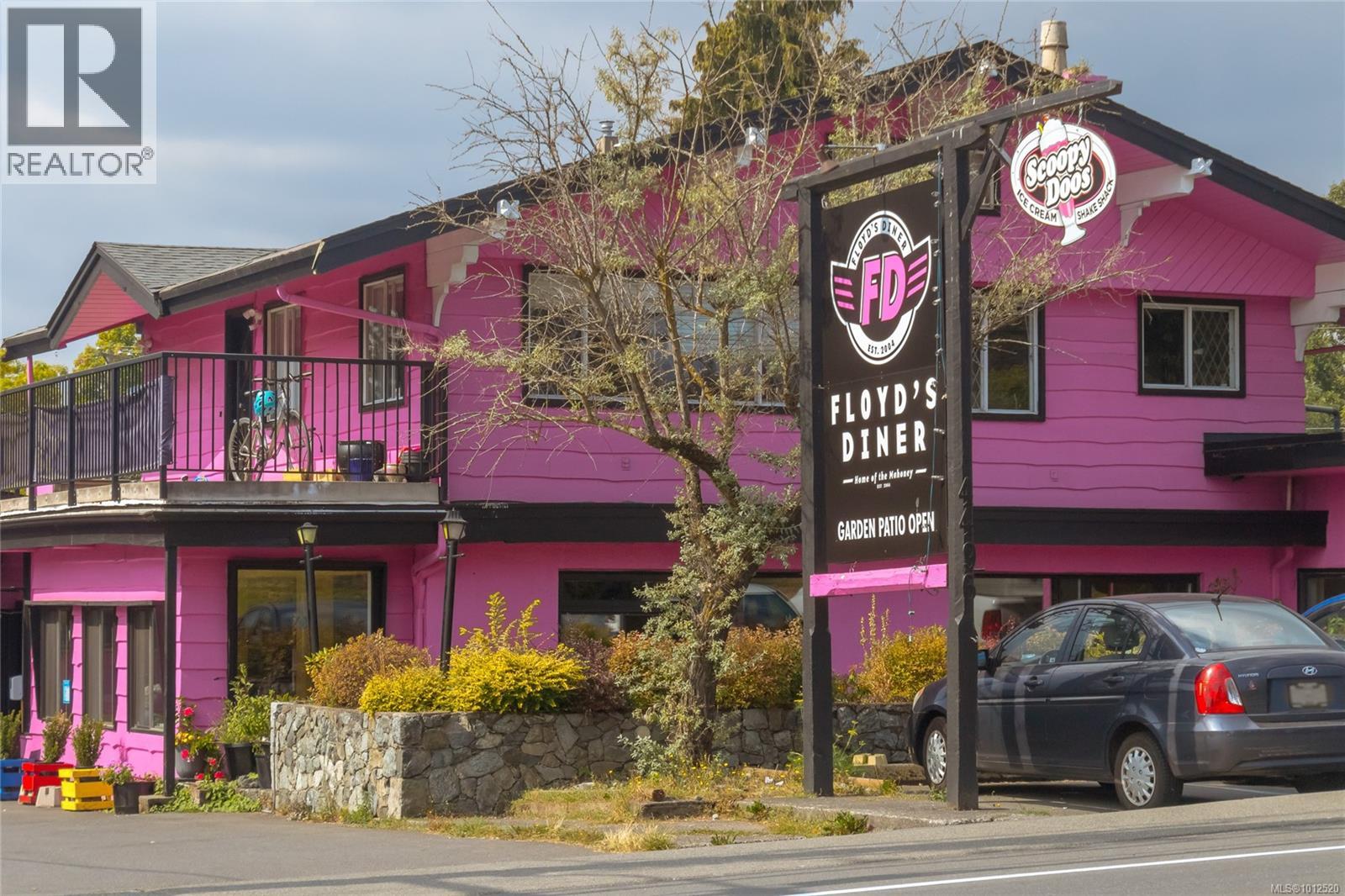 Photo 37 of 5 4580 West Saanich Rd, Saanich BC