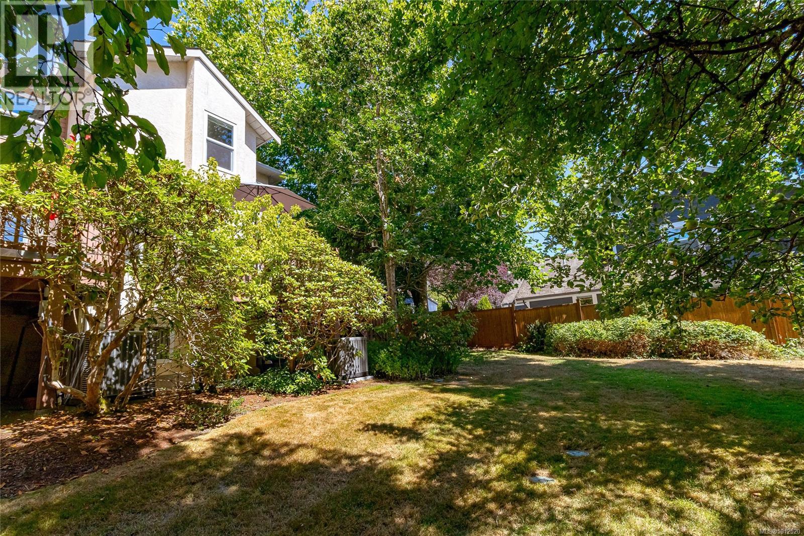 Photo 28 of 5 4580 West Saanich Rd, Saanich BC