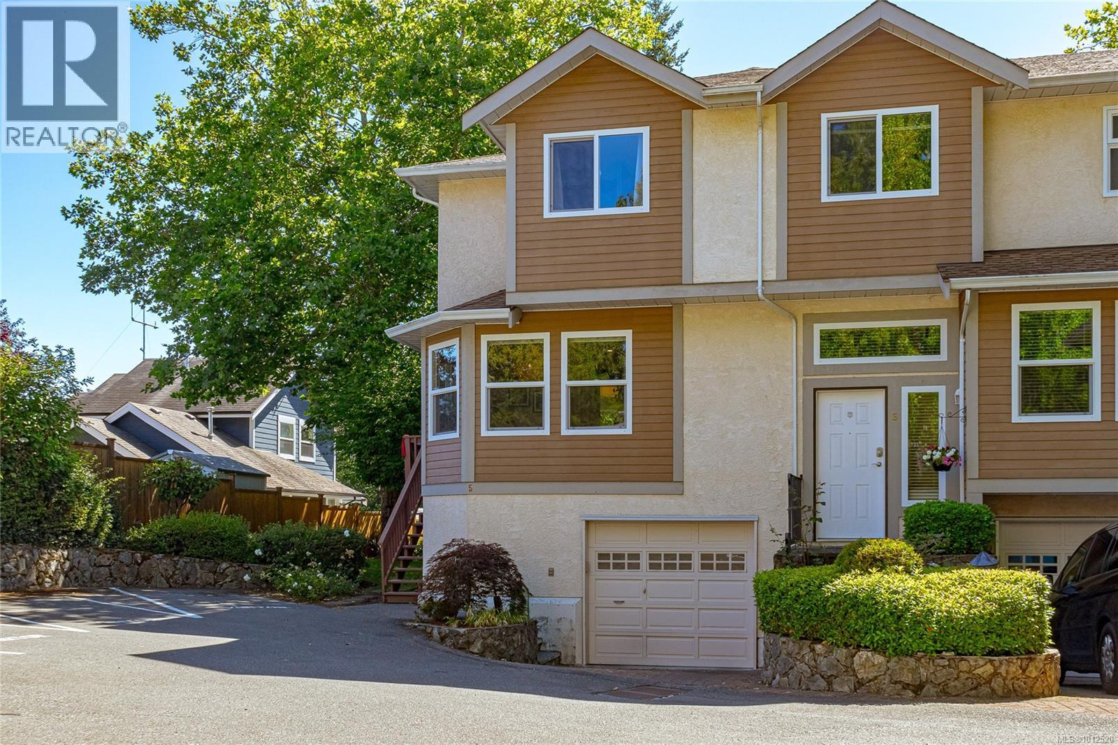 Photo 31 of 5 4580 West Saanich Rd, Saanich BC