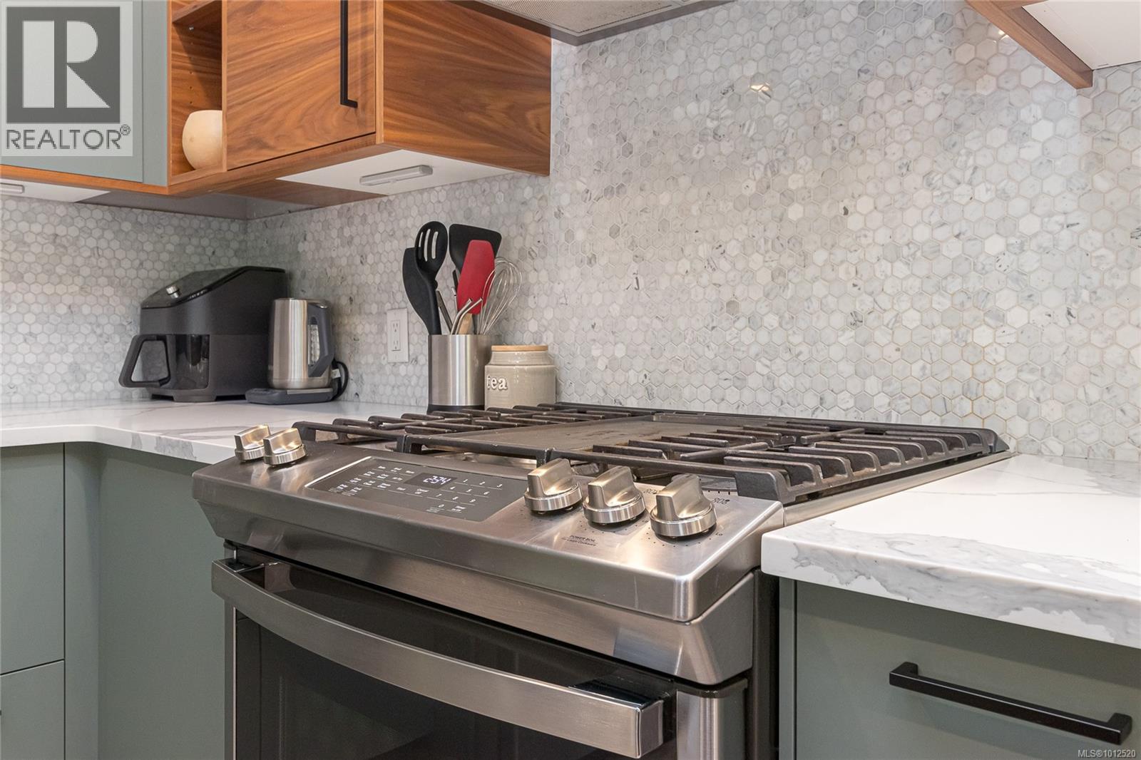 Photo 4 of 5 4580 West Saanich Rd, Saanich BC