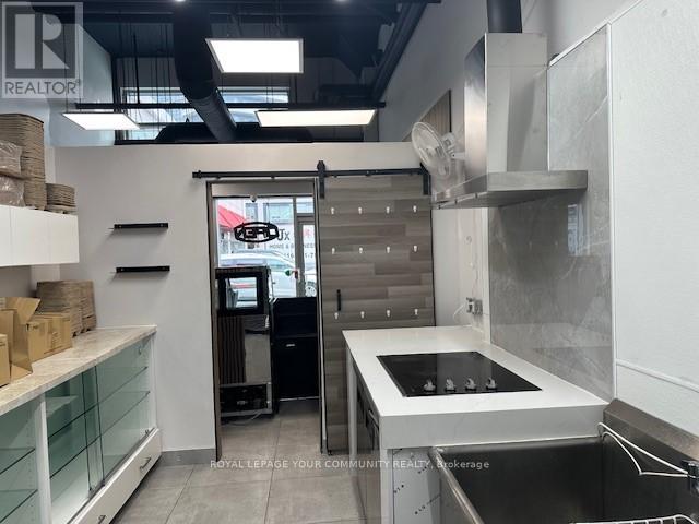 Photo 9 of 13 7181 Yonge Street, Markham ON