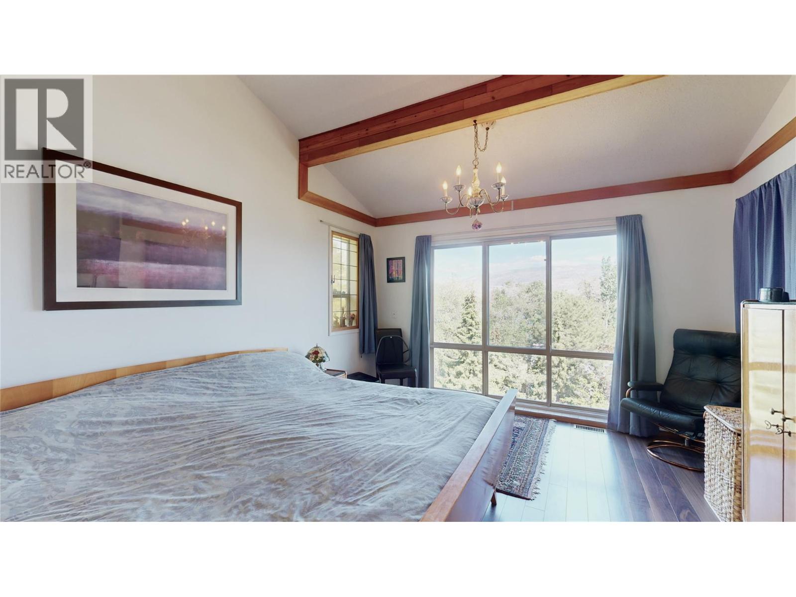  6045 Ellison Avenue, Peachland