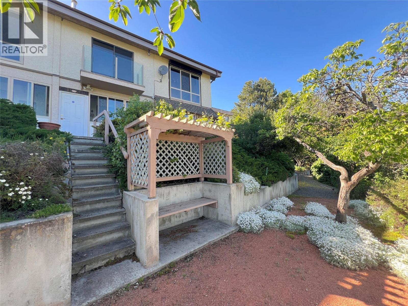  6045 Ellison Avenue, Peachland