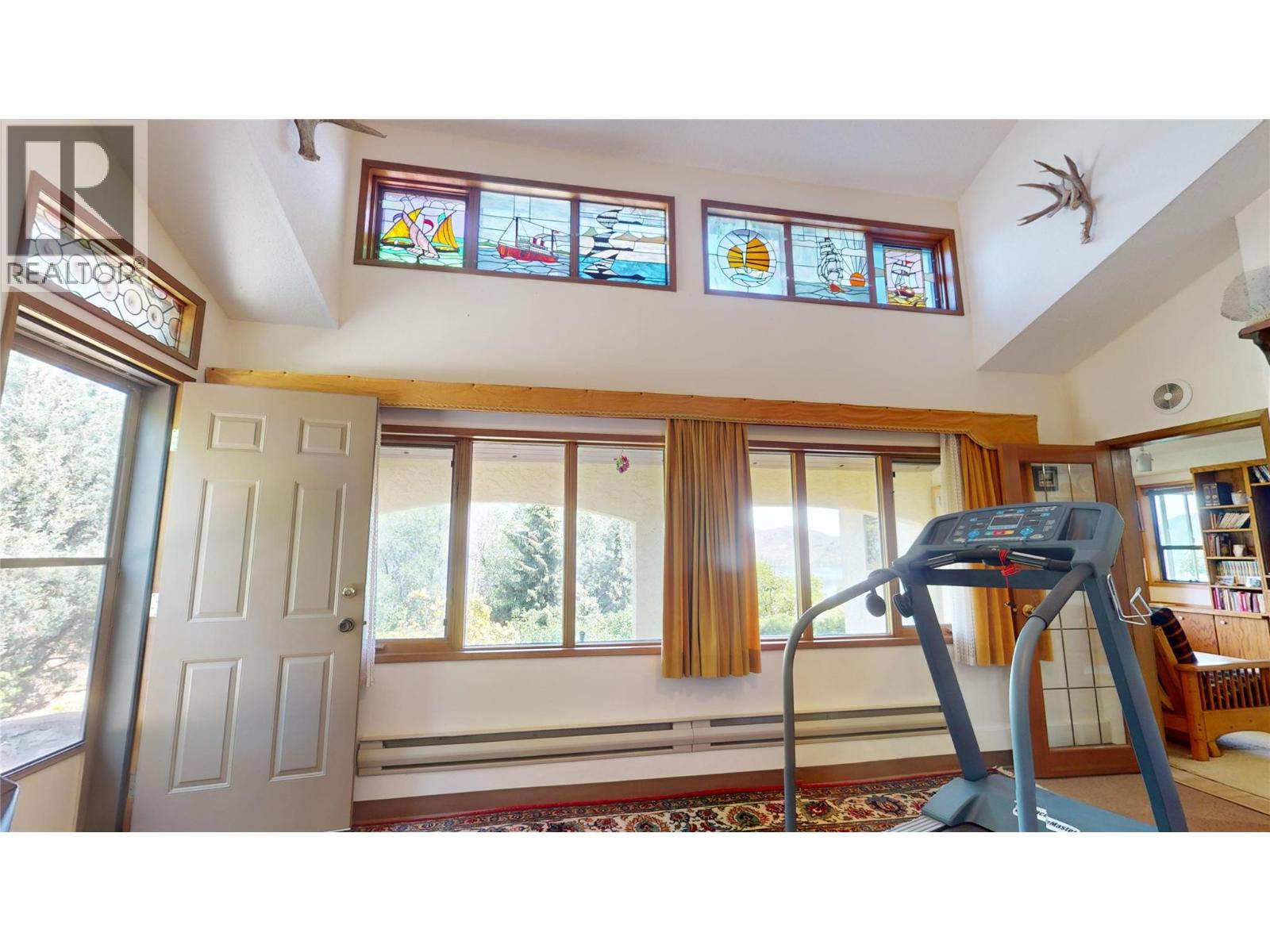  6045 Ellison Avenue, Peachland