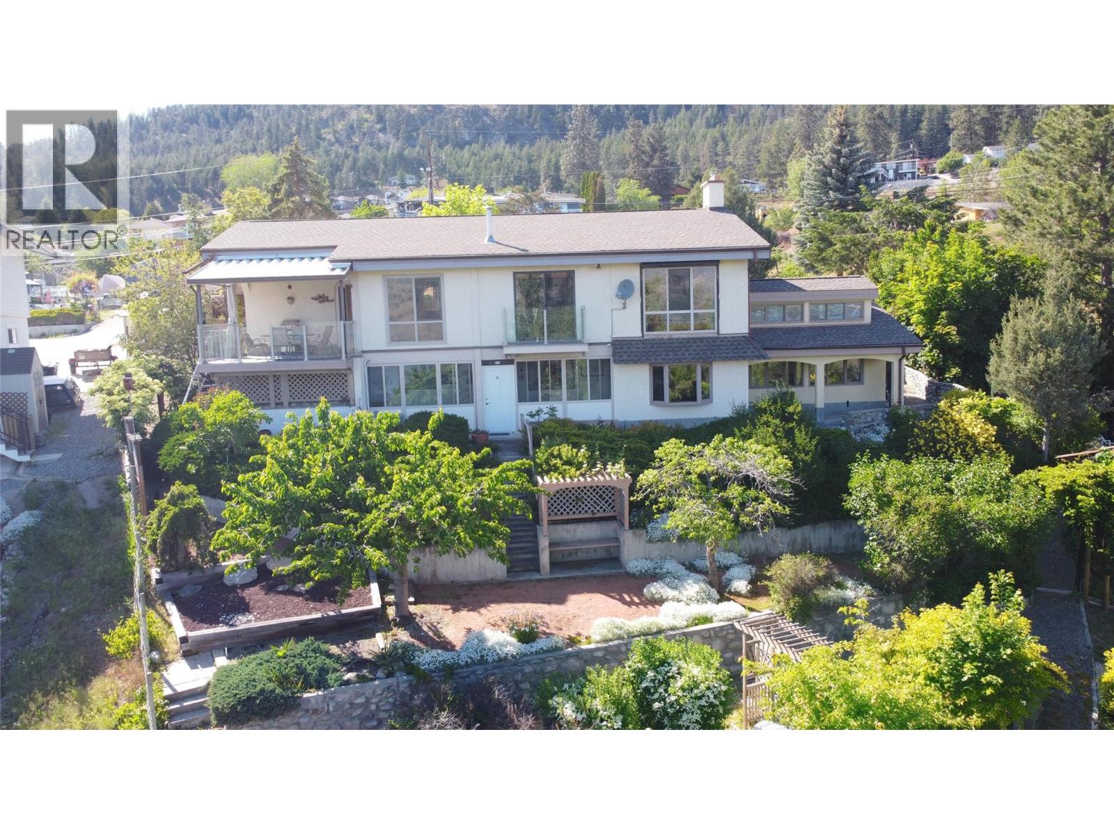  6045 Ellison Avenue, Peachland
