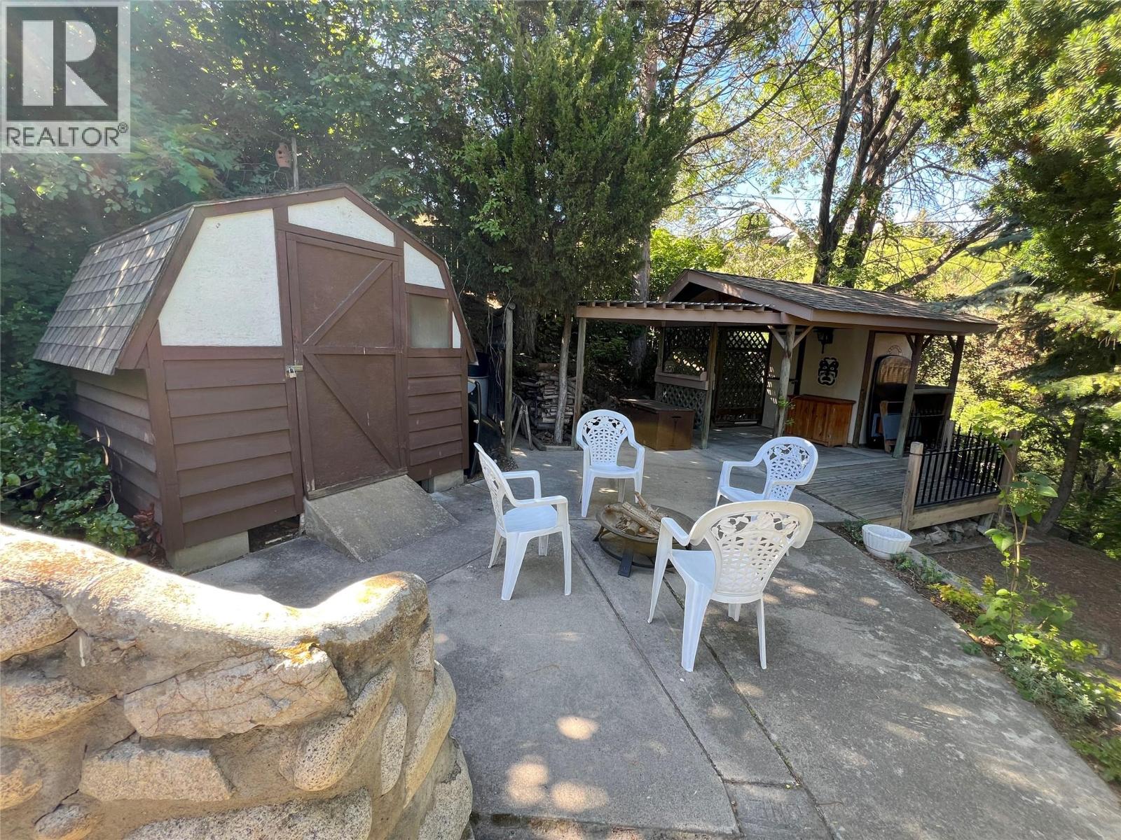  6045 Ellison Avenue, Peachland