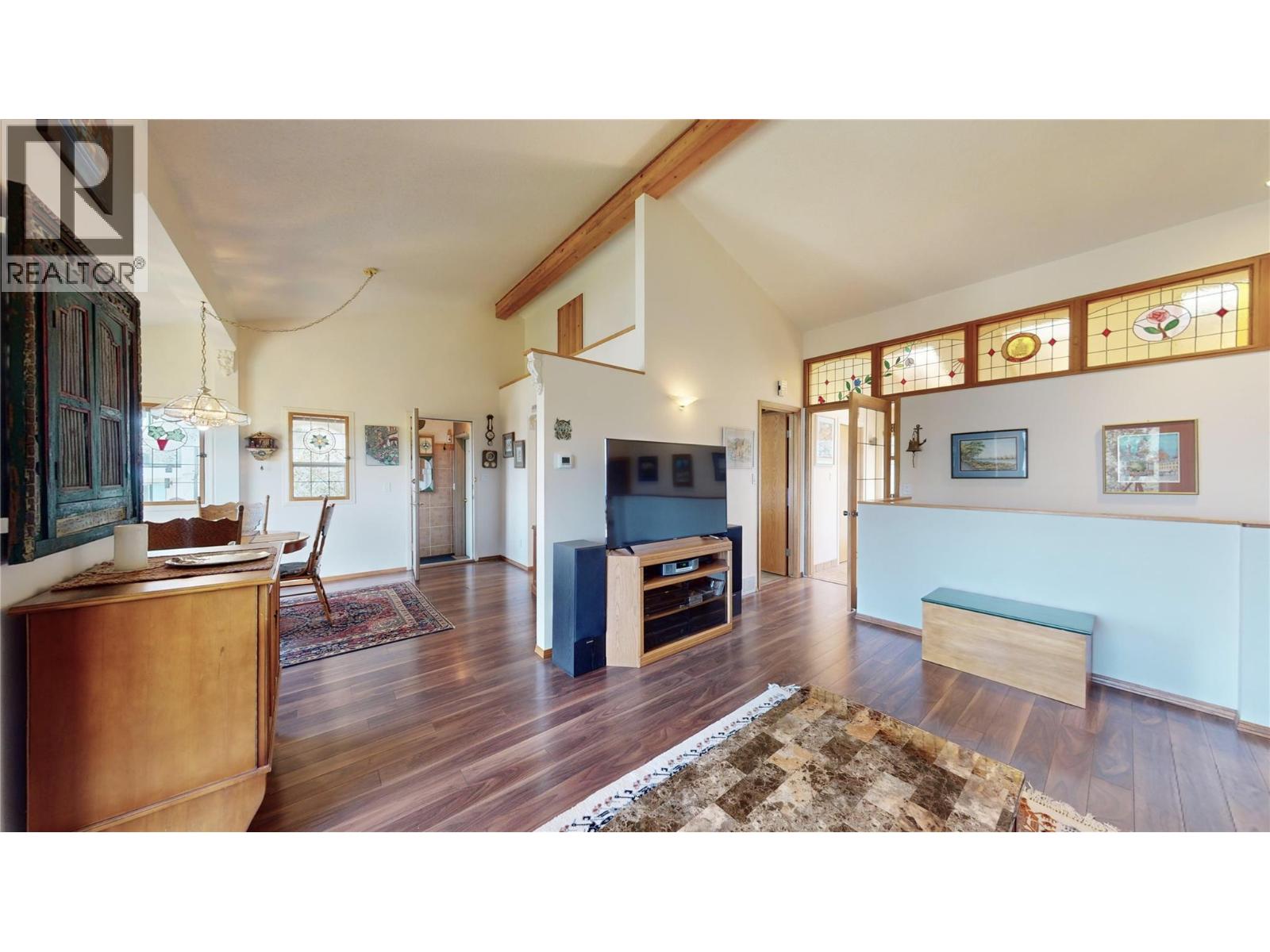  6045 Ellison Avenue, Peachland