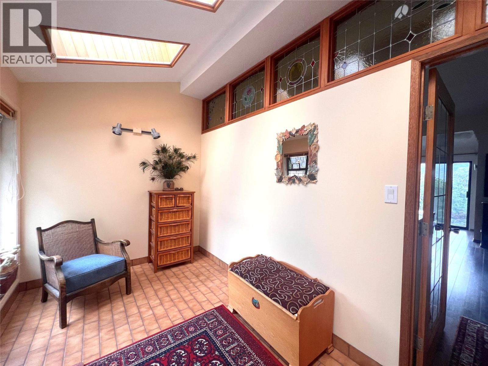  6045 Ellison Avenue, Peachland