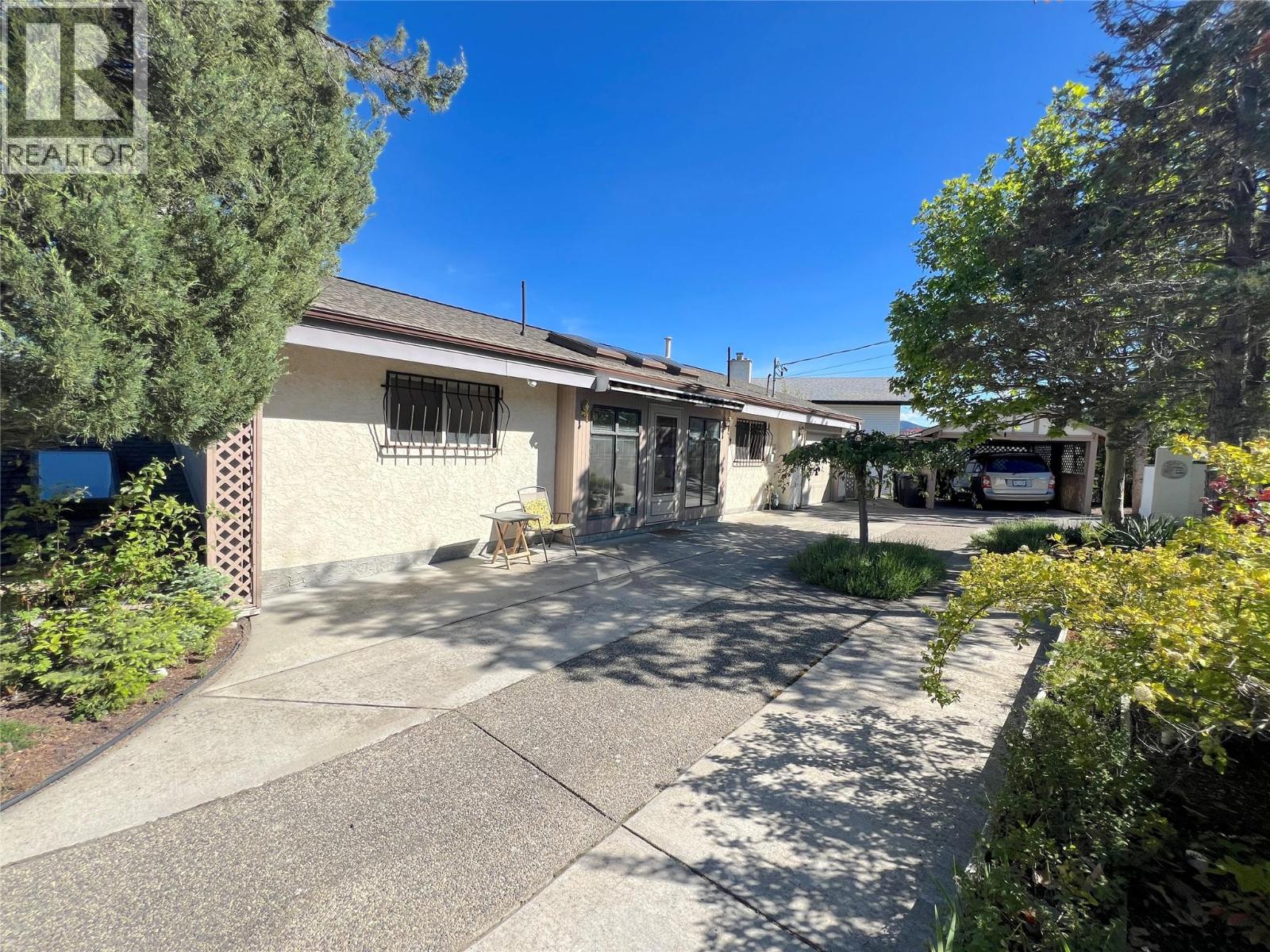  6045 Ellison Avenue, Peachland