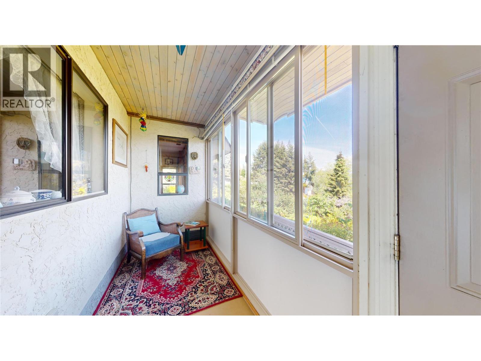  6045 Ellison Avenue, Peachland
