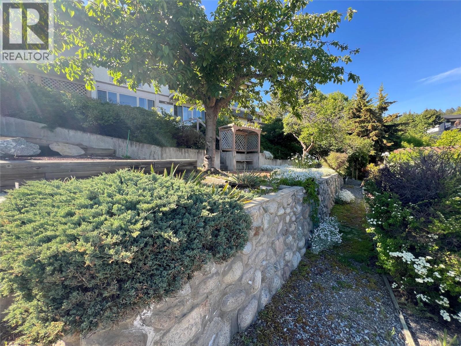 6045 Ellison Avenue, Peachland
