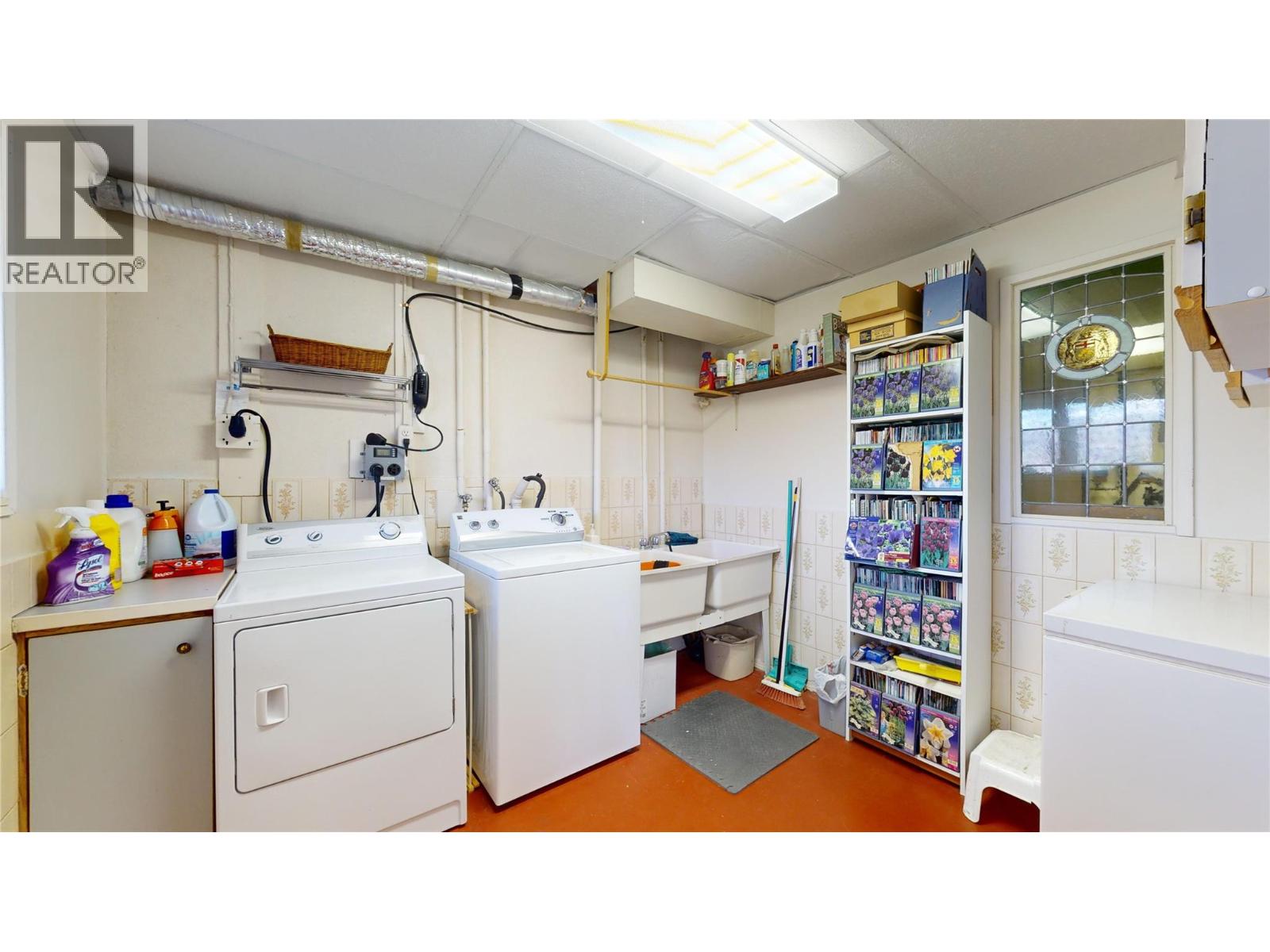  6045 Ellison Avenue, Peachland