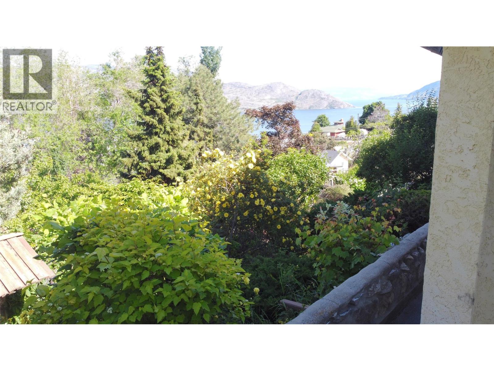  6045 Ellison Avenue, Peachland