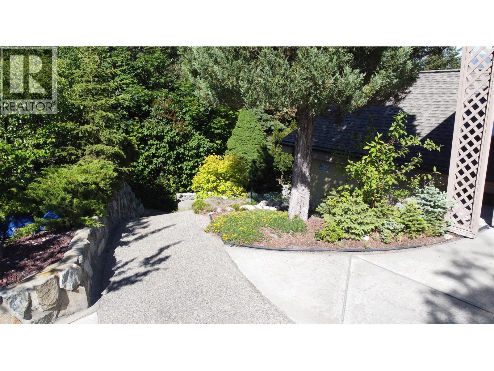  6045 Ellison Avenue, Peachland