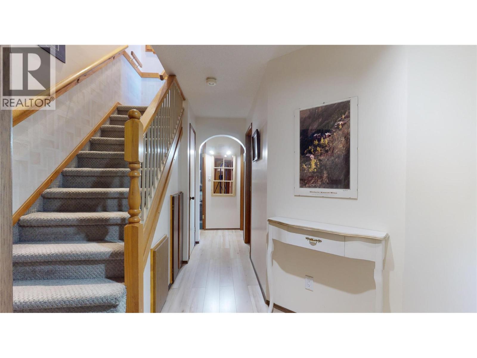  6045 Ellison Avenue, Peachland