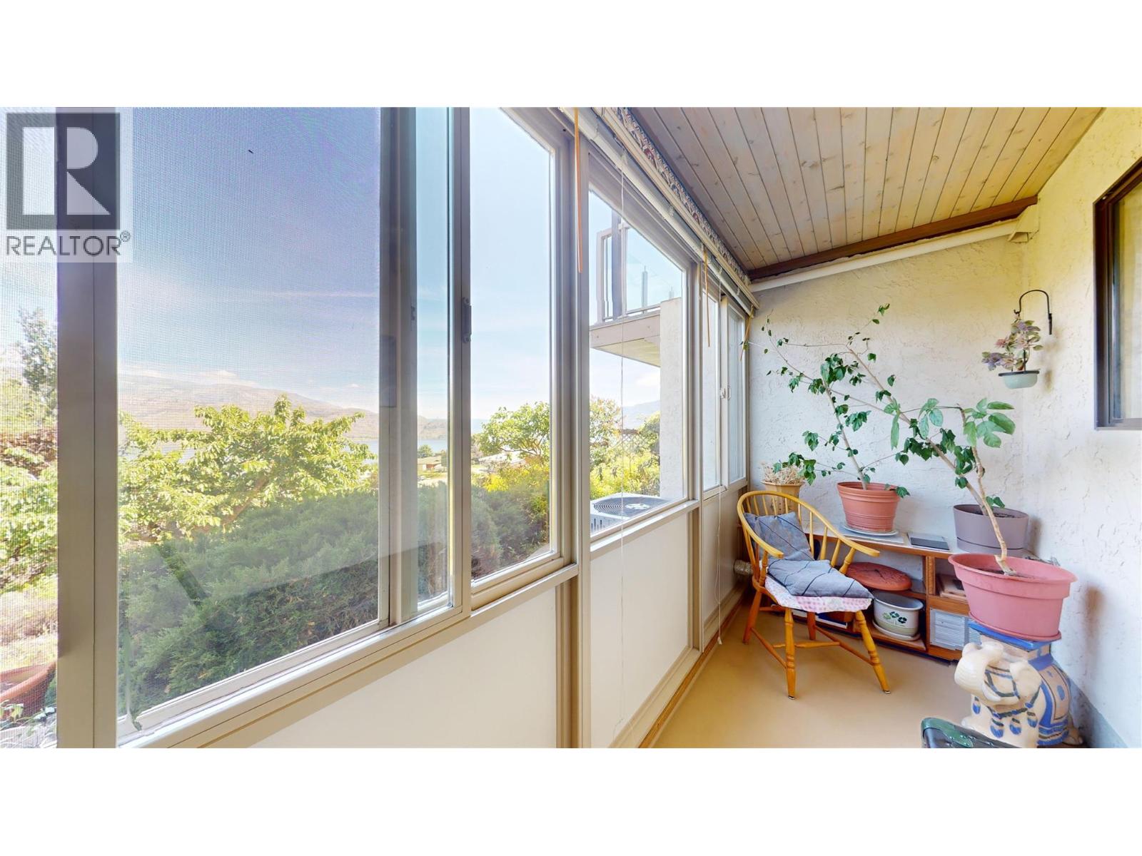  6045 Ellison Avenue, Peachland