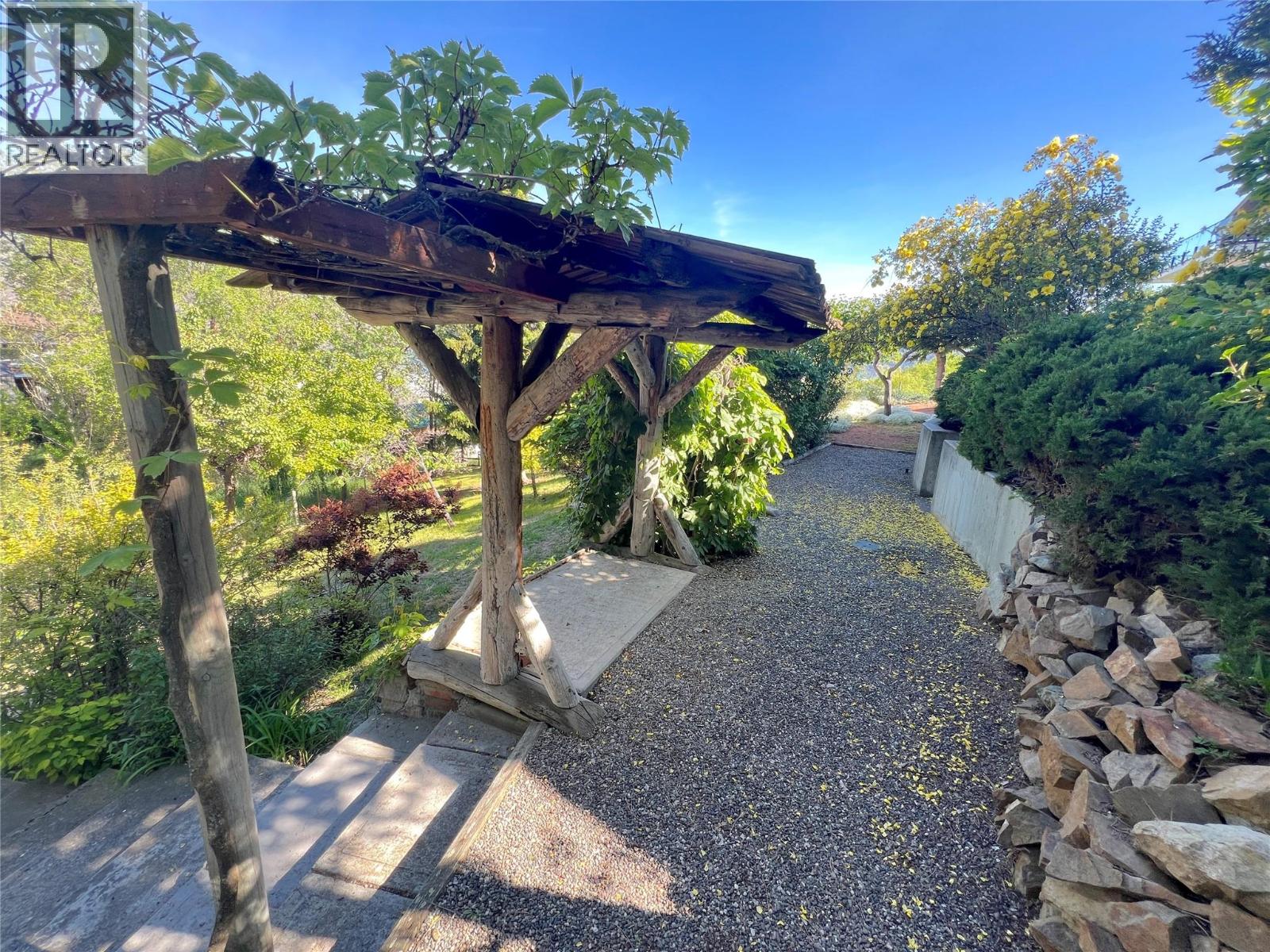  6045 Ellison Avenue, Peachland
