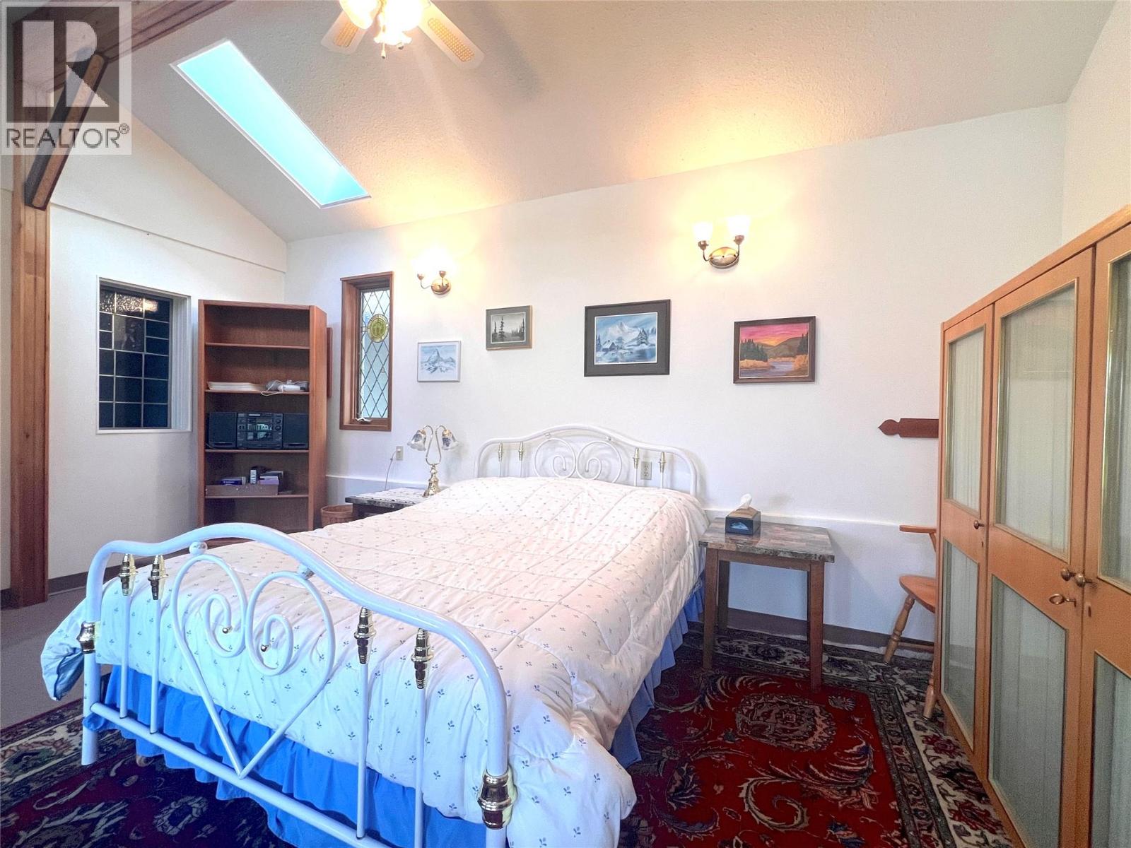  6045 Ellison Avenue, Peachland