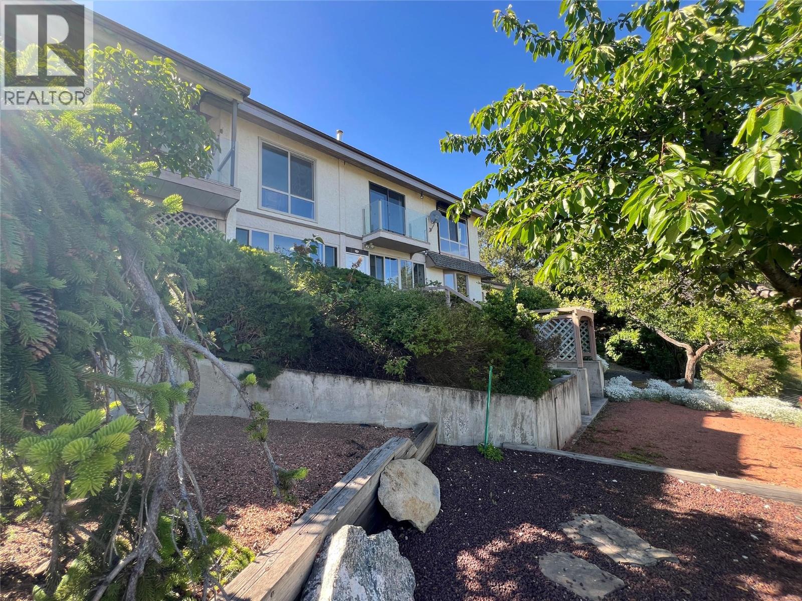  6045 Ellison Avenue, Peachland