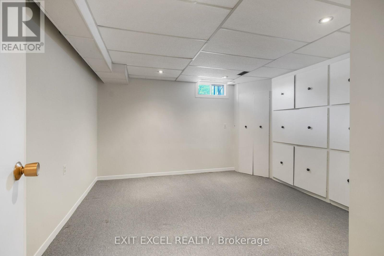 Photo 24 of 396 Roxdale Avenue, Ottawa ON