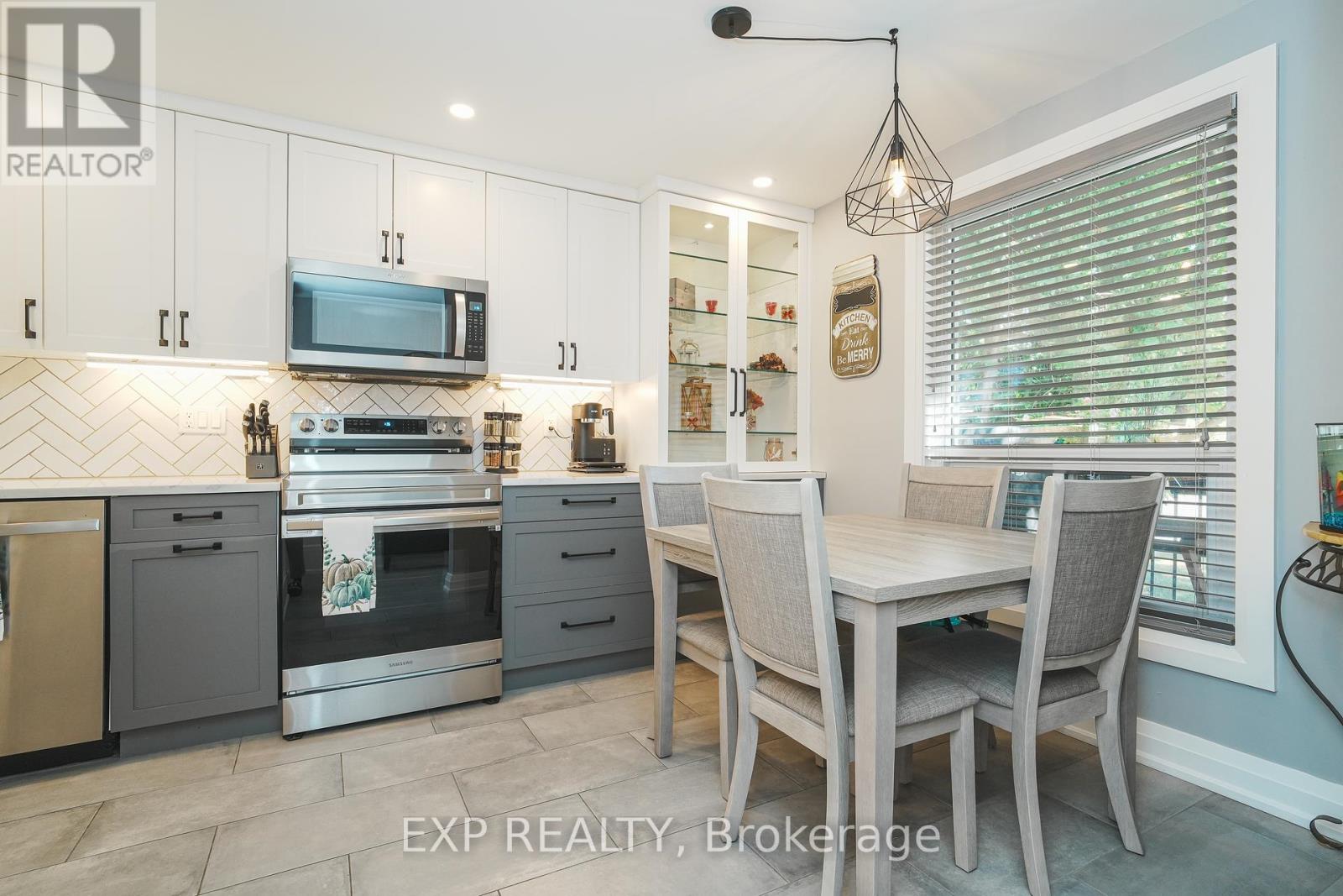 Photo 6 of 66 Malvern Drive, Ottawa ON
