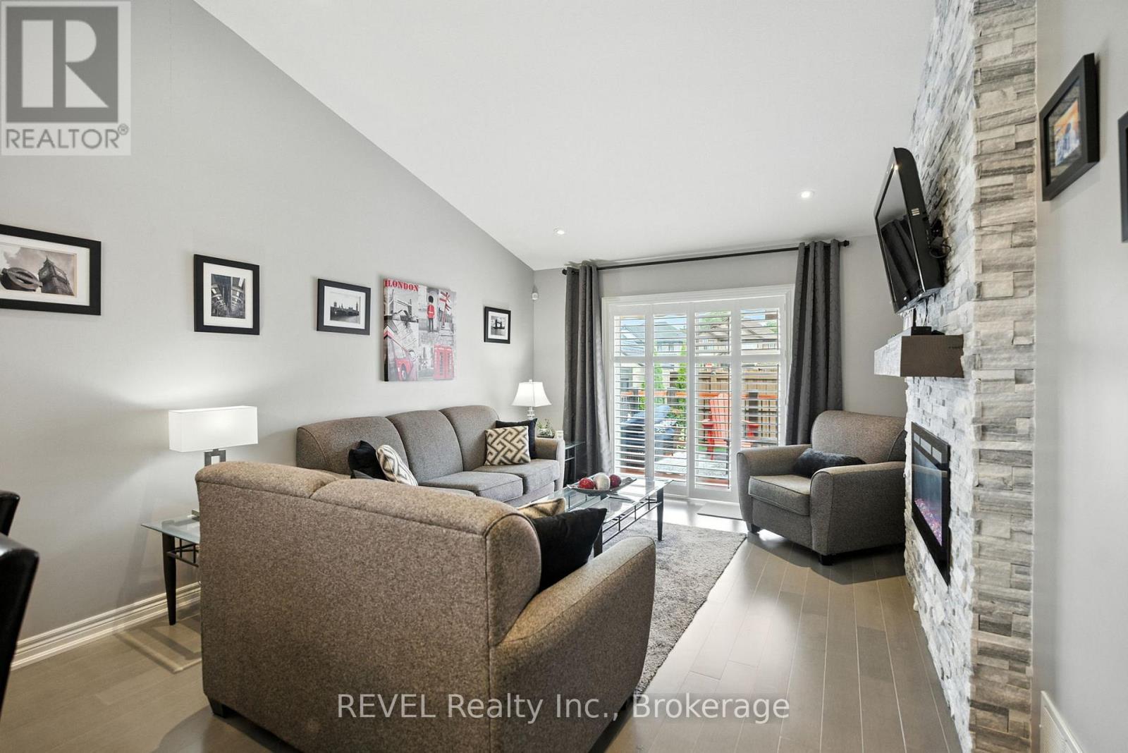 Photo 13 of 6283 Dores Drive, Niagara Falls ON