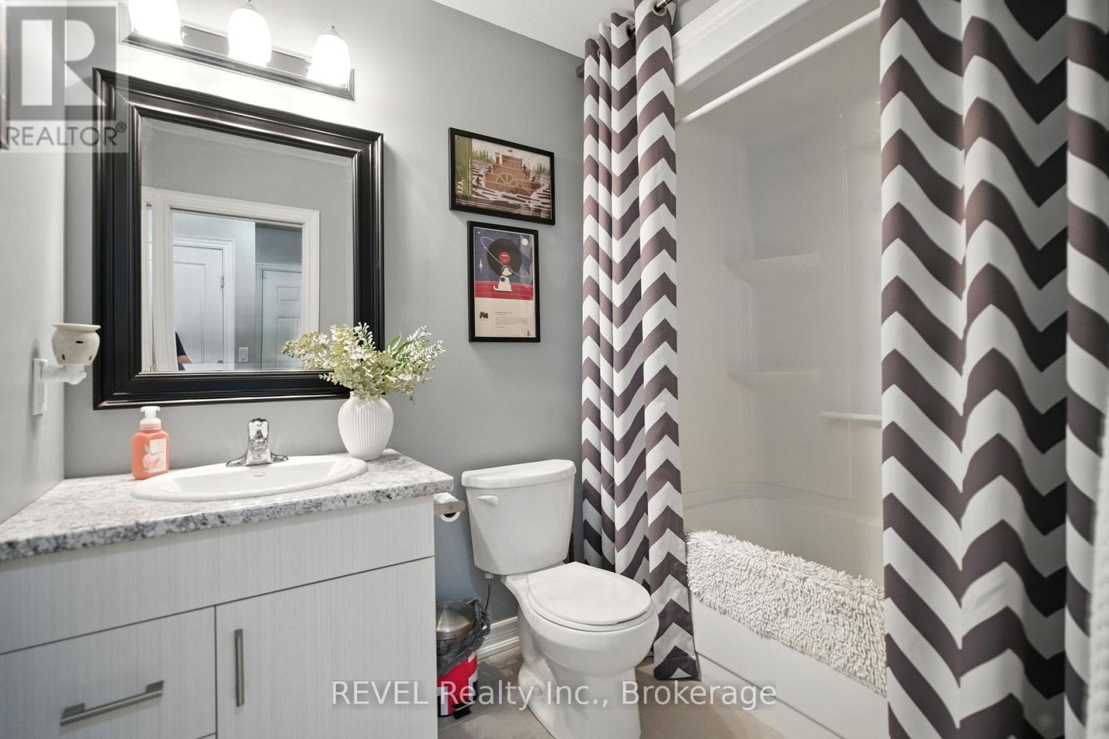 Photo 17 of 6283 Dores Drive, Niagara Falls ON